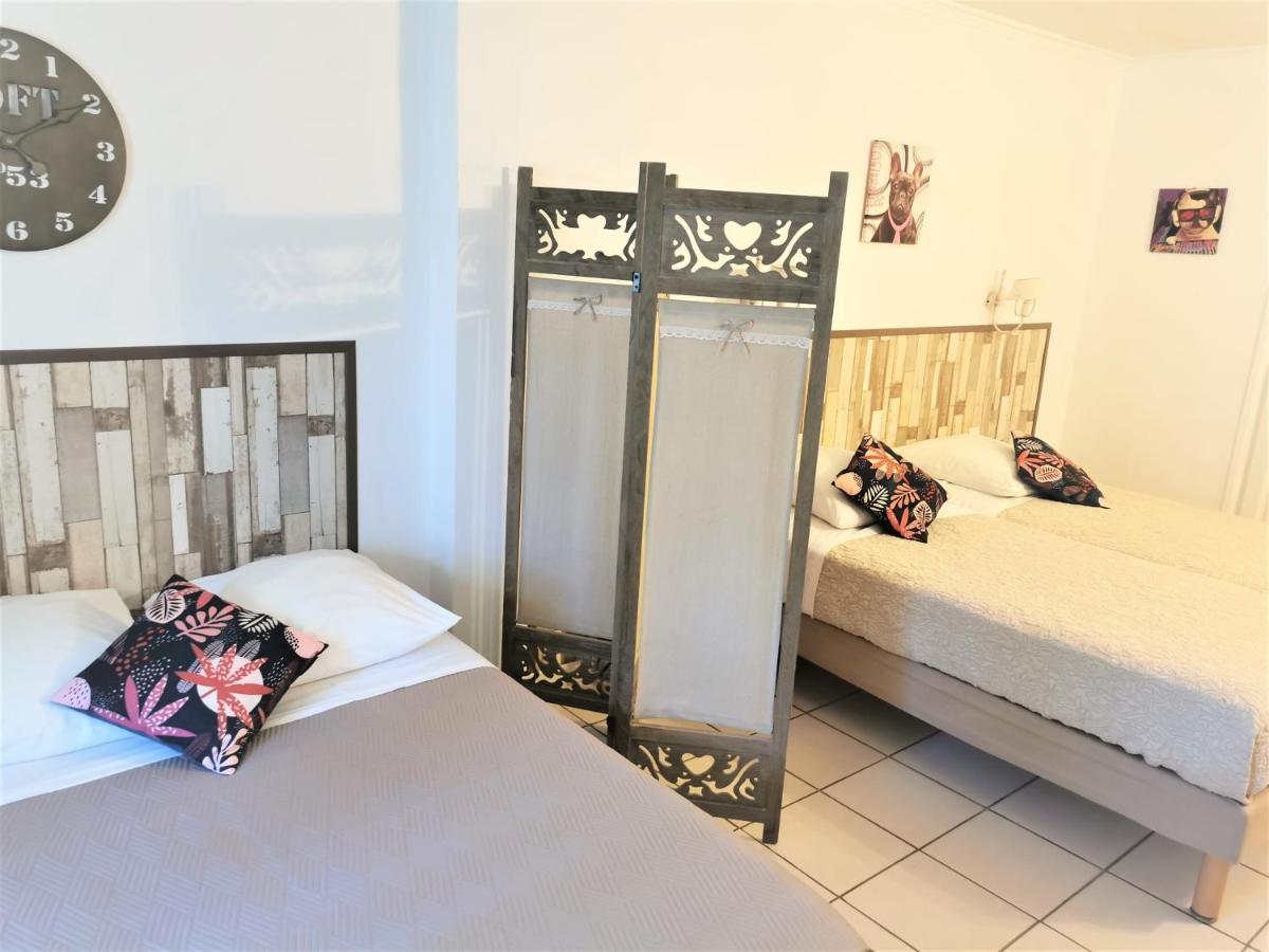 Hotel Lou Marques แซ็งต์-มารี-เดอ-ลา-แมร์ ภายนอก รูปภาพ