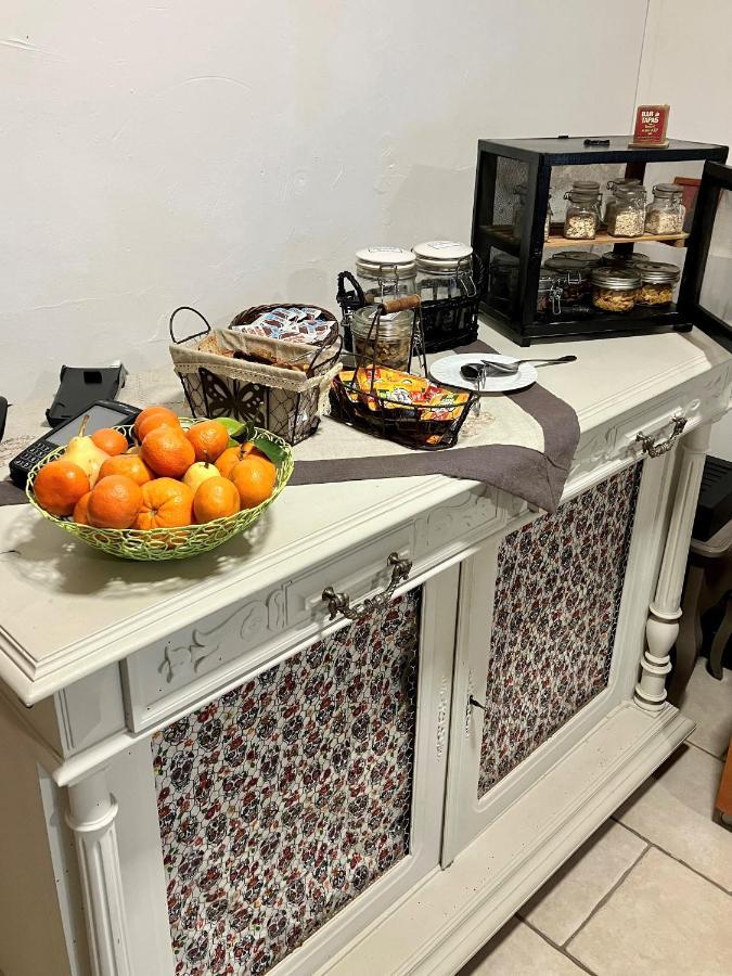 Hotel Lou Marques แซ็งต์-มารี-เดอ-ลา-แมร์ ภายนอก รูปภาพ