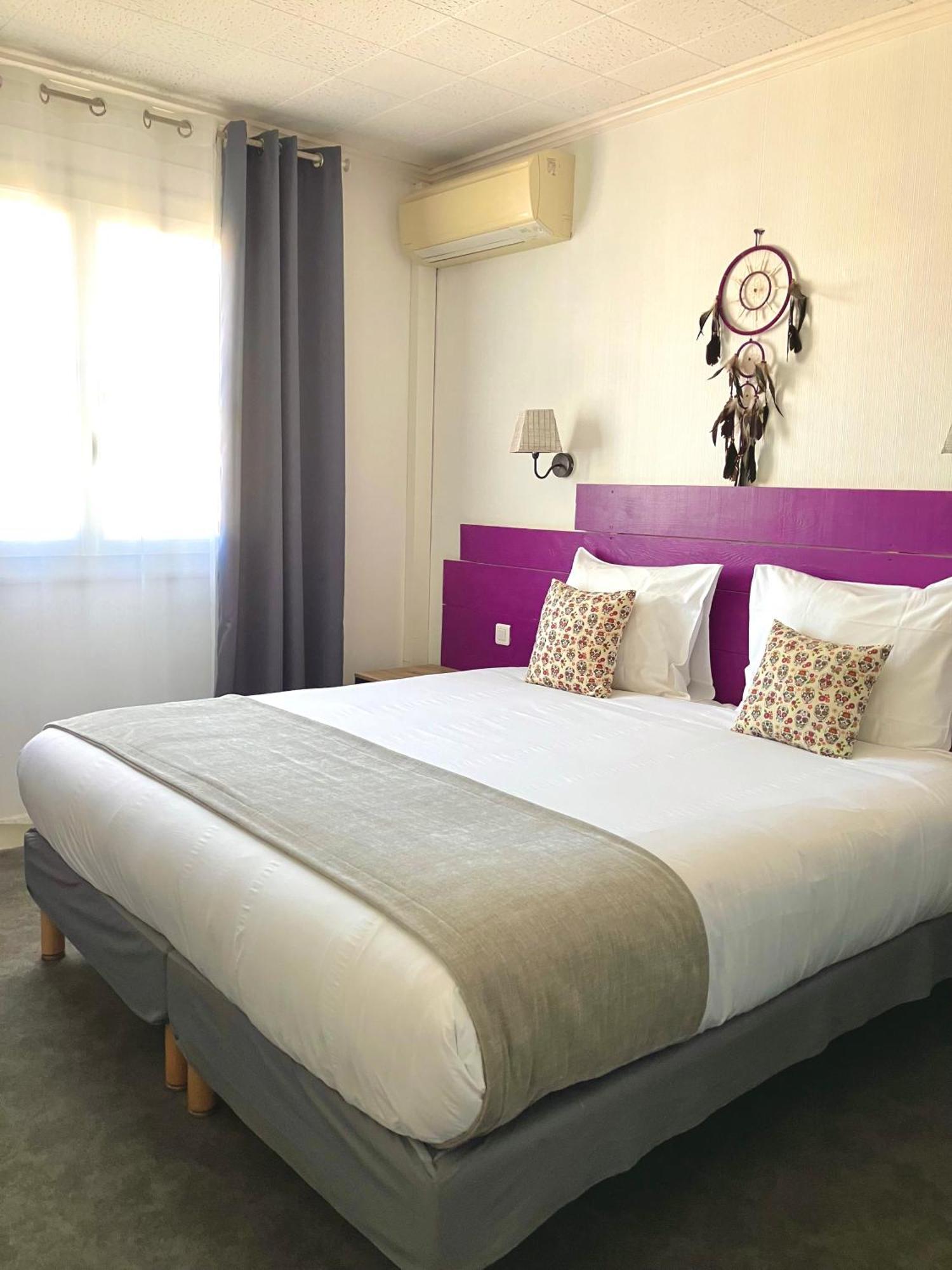 Hotel Lou Marques แซ็งต์-มารี-เดอ-ลา-แมร์ ภายนอก รูปภาพ