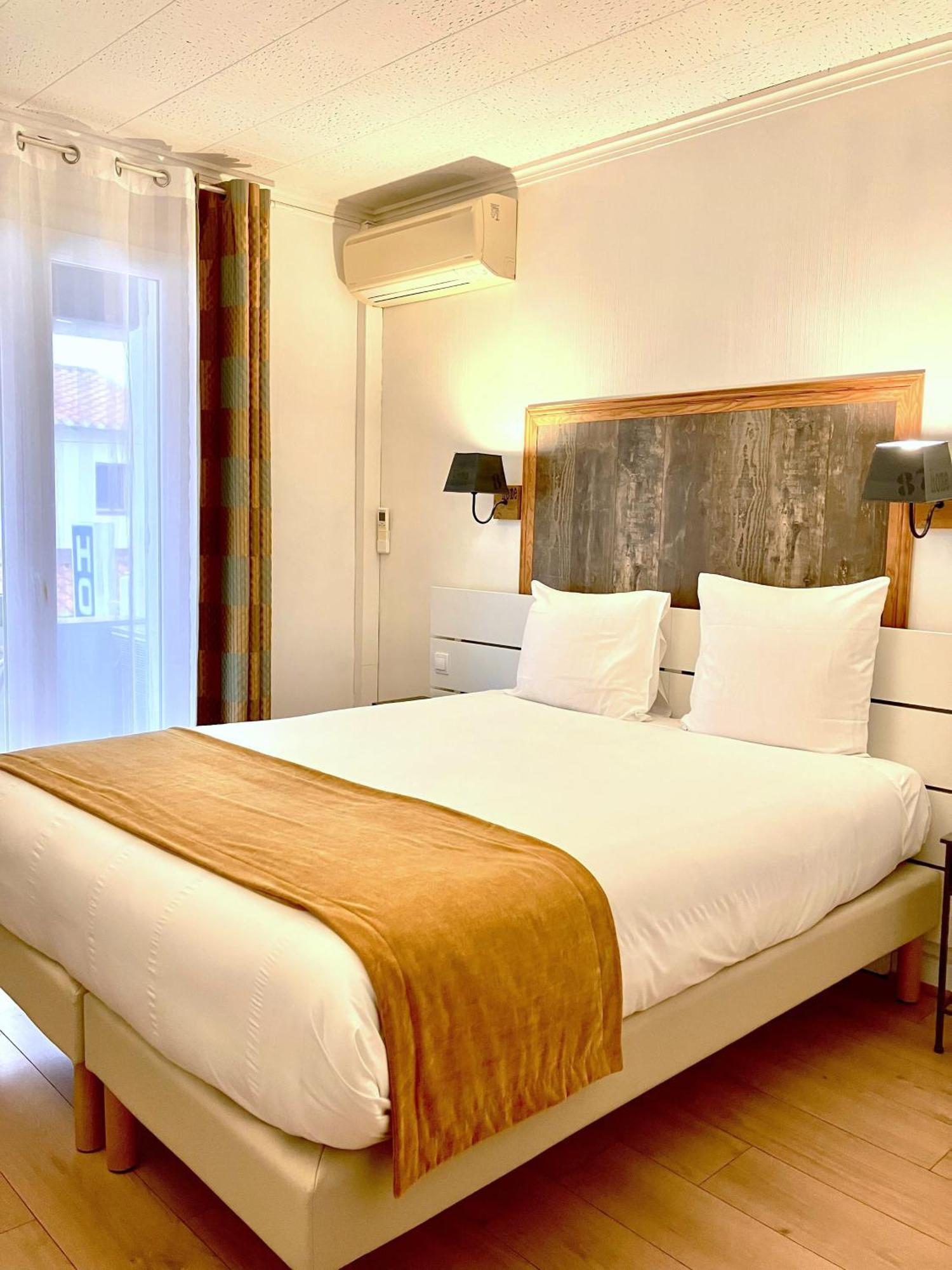 Hotel Lou Marques แซ็งต์-มารี-เดอ-ลา-แมร์ ภายนอก รูปภาพ