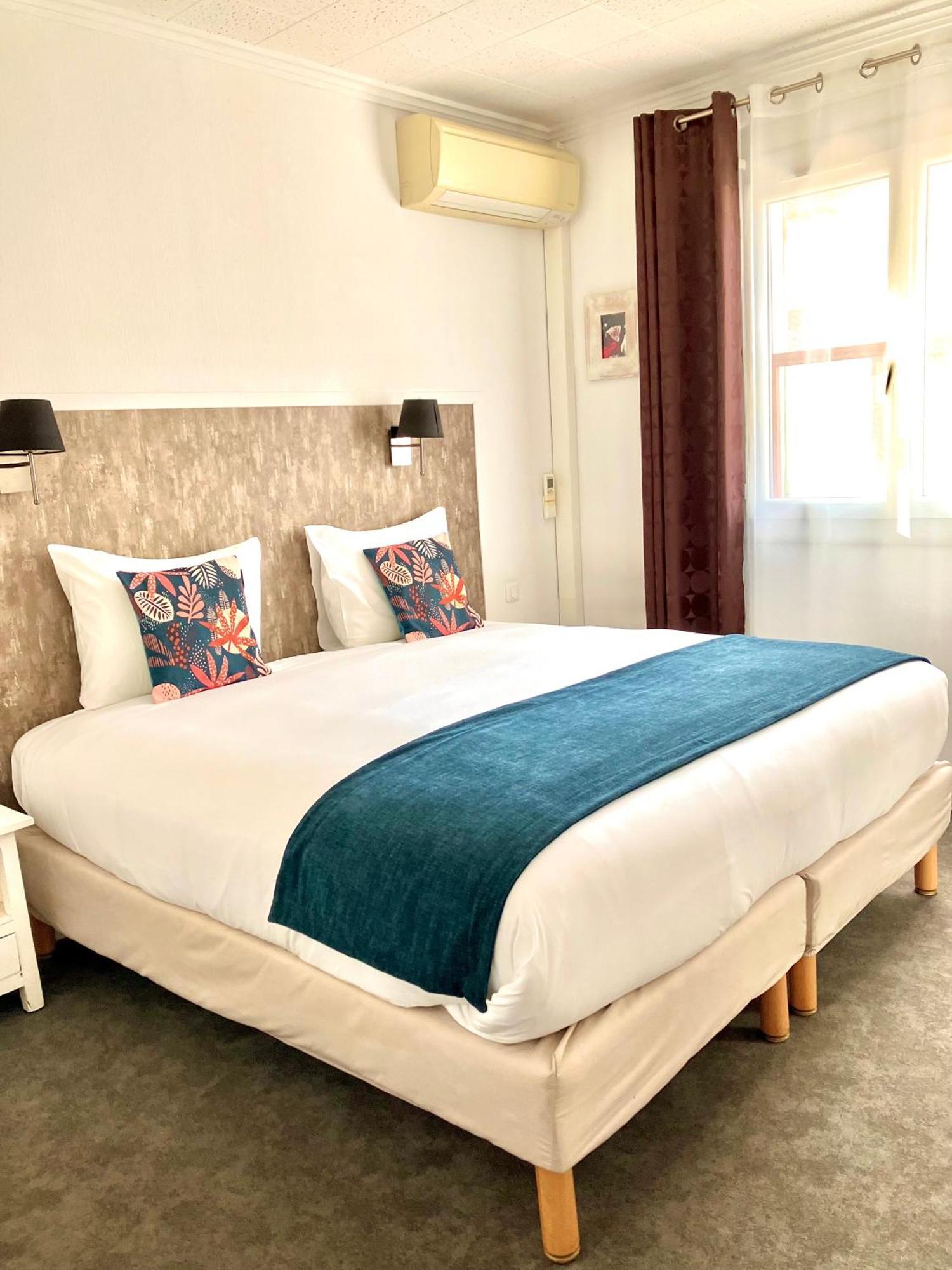 Hotel Lou Marques แซ็งต์-มารี-เดอ-ลา-แมร์ ภายนอก รูปภาพ