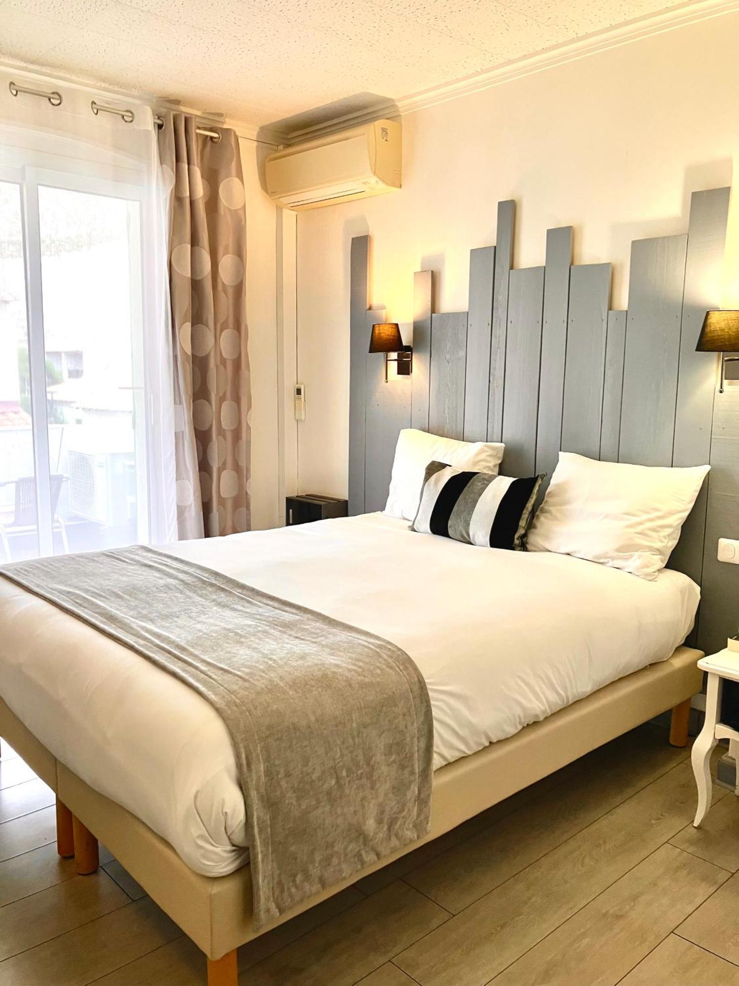 Hotel Lou Marques แซ็งต์-มารี-เดอ-ลา-แมร์ ภายนอก รูปภาพ