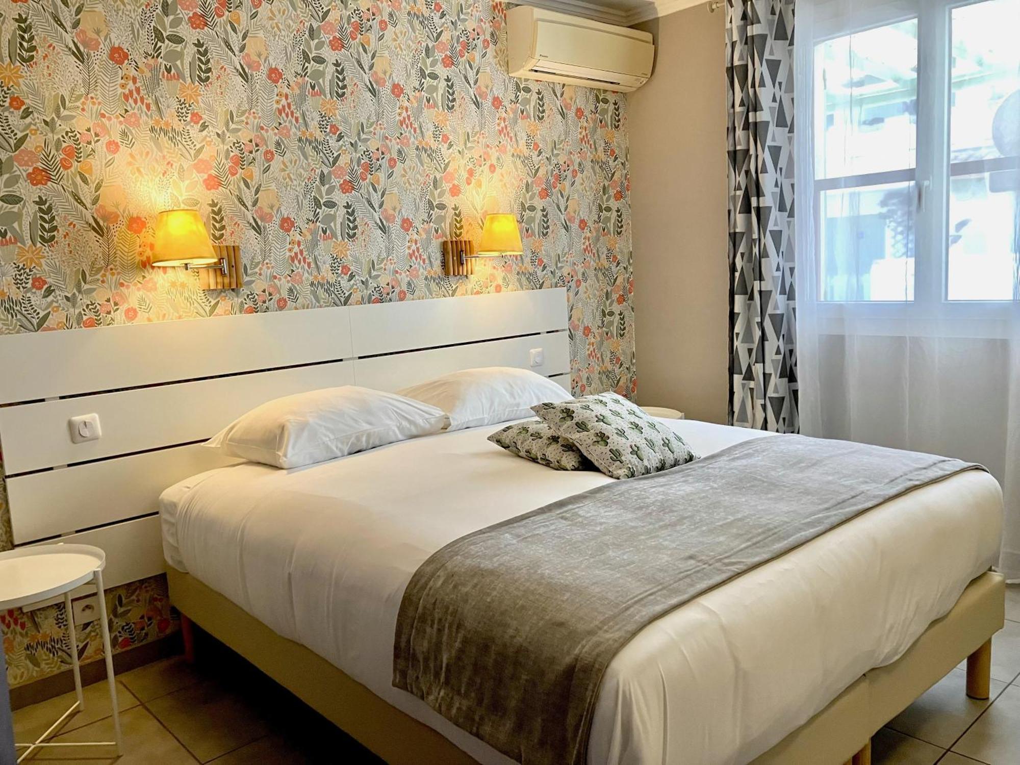 Hotel Lou Marques แซ็งต์-มารี-เดอ-ลา-แมร์ ภายนอก รูปภาพ
